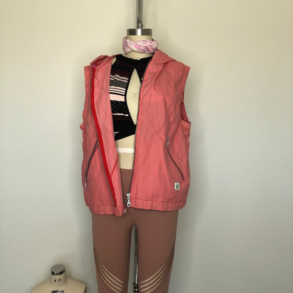 Marithe Francois Girbaud Athleisure Quilted Vest - Picture 2 of 9